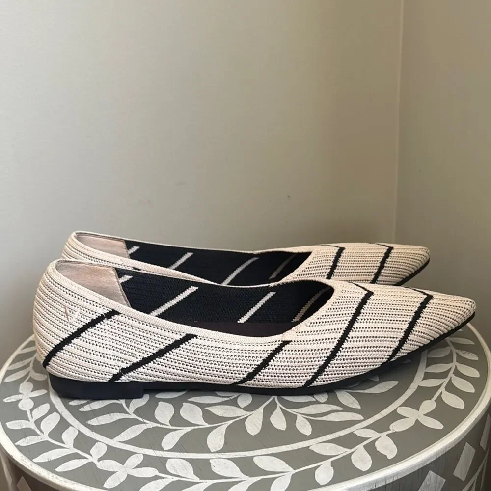 Vivaia Pointed Toe Striped Flats sz 42